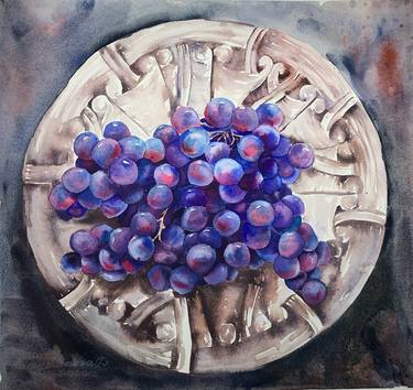 Grapes on a plate thumb