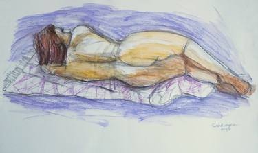 Lying down lady with purple thumb