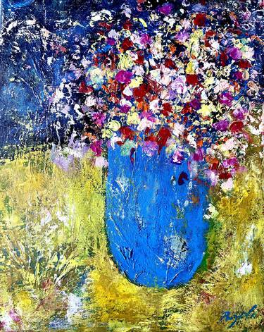 Blue Vase and Summer Flower thumb