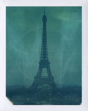 Polaroid "Paris-01 thumb