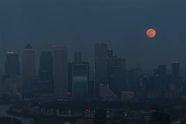Isle of Dogs with full moon thumb