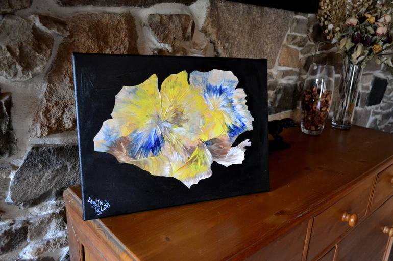 Original Floral Painting by Isabelle Vobmann