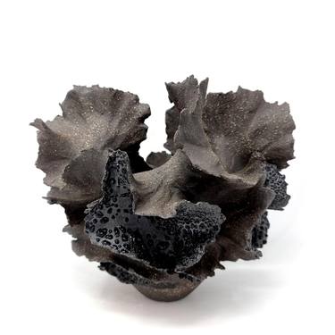 Black Leaf Stonewear Sculpture // 192 thumb