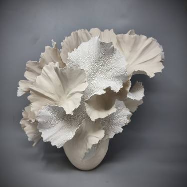 Ivory White Wave Stoneware Sculpture // 213 thumb