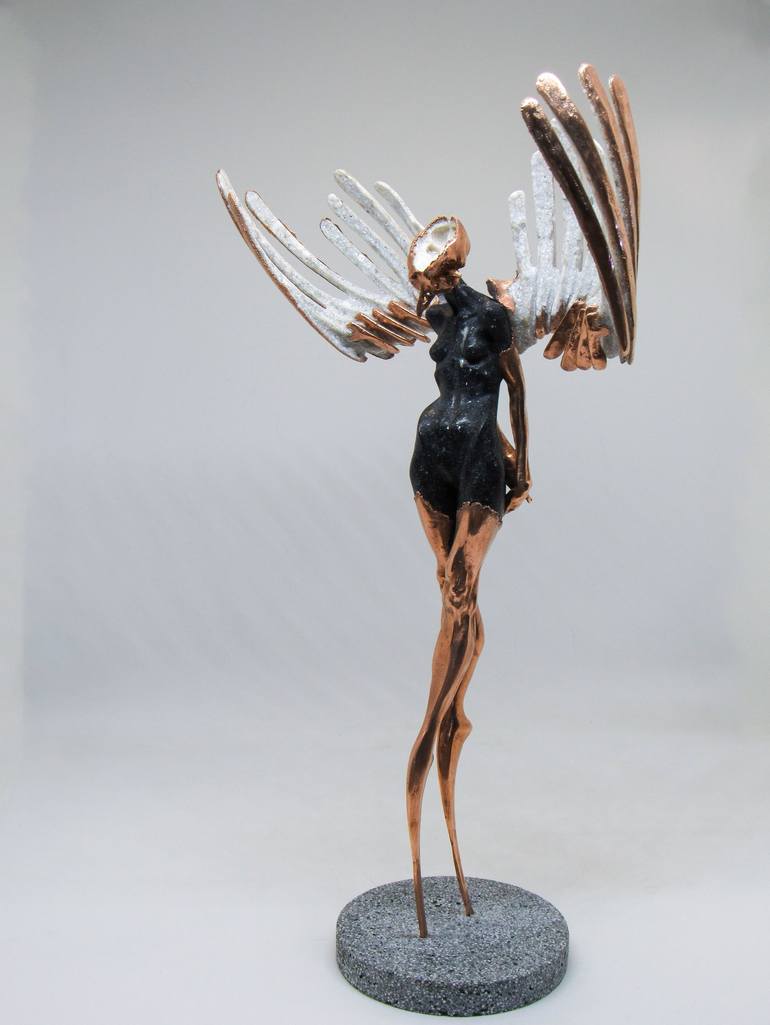 Original Figurative Nude Sculpture by Yura Ghutzuliak