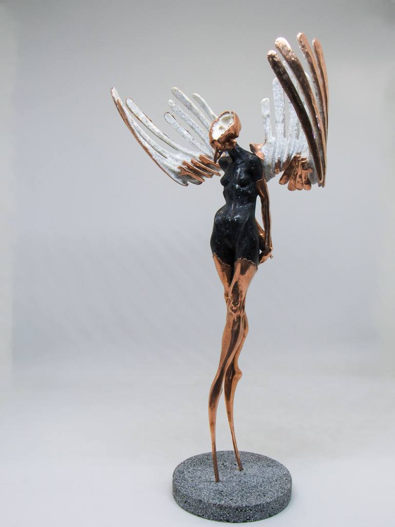 Original Figurative Nude Sculpture by Yura Ghutzuliak