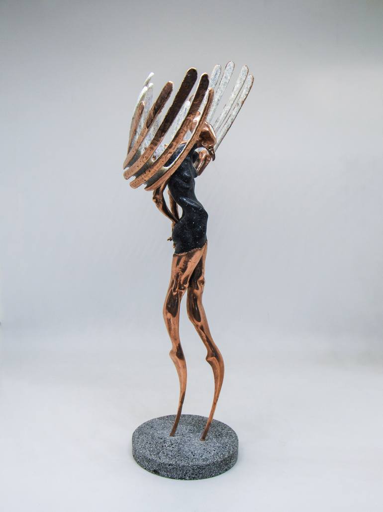 Original Figurative Nude Sculpture by Yura Ghutzuliak
