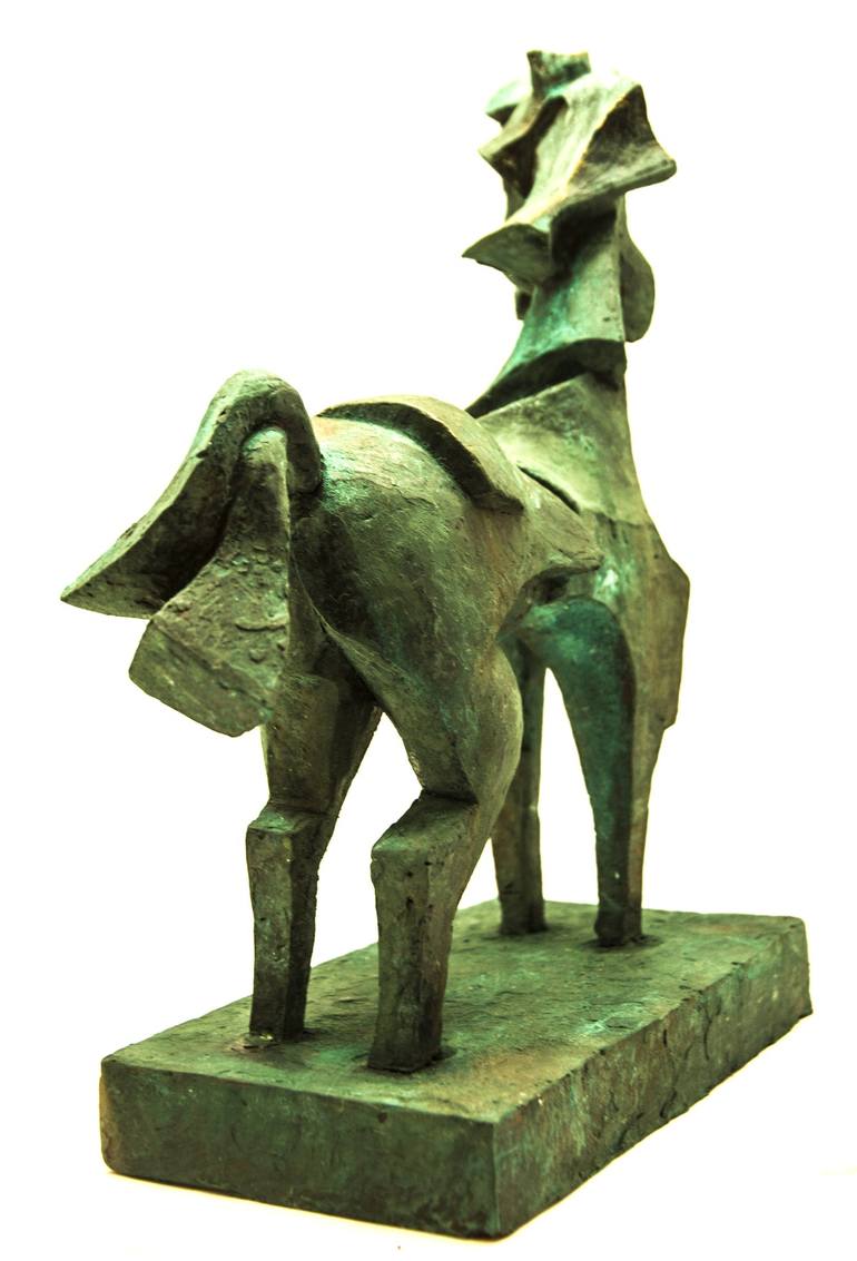 Original Figurative Animal Sculpture by Rodolfo Navarro