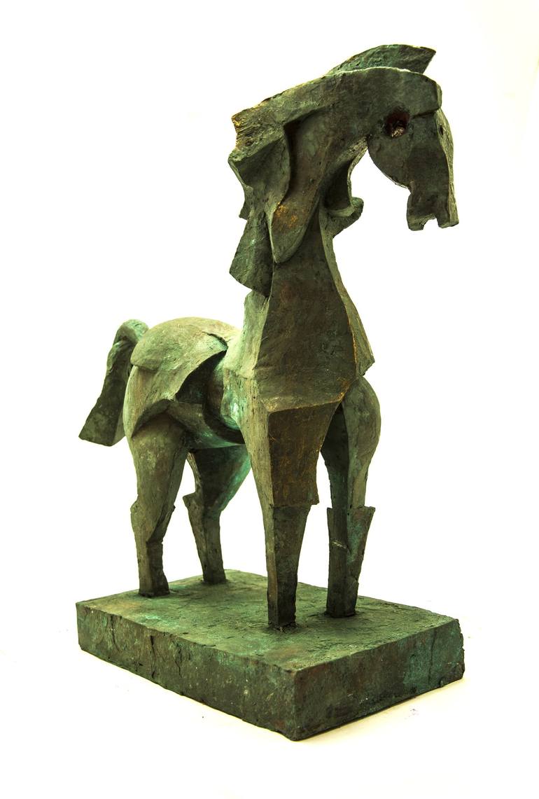 Original Figurative Animal Sculpture by Rodolfo Navarro