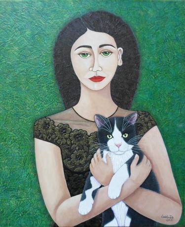 Woman with cat soul thumb