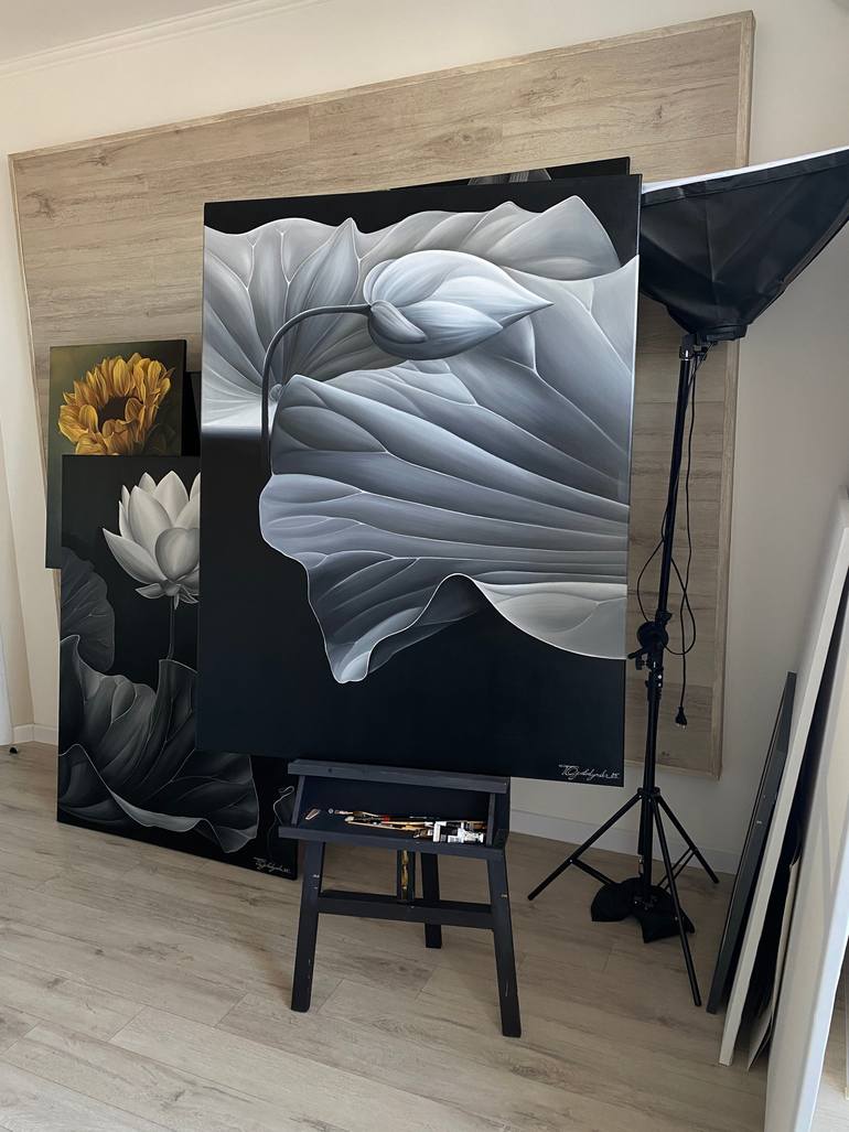 Original Minimalism Floral Painting by Tanya Golodynska