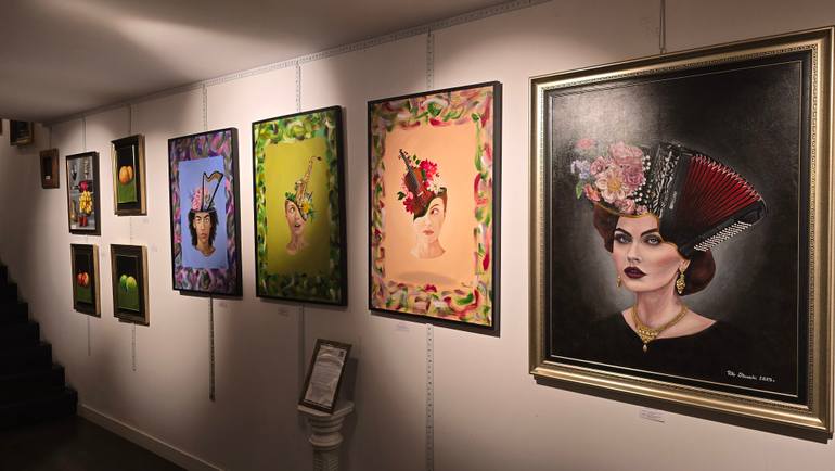 Original Conceptual Women Painting by Piotr Starzecki