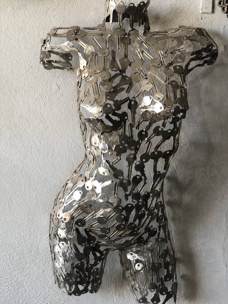 Original Body Sculpture by bull art