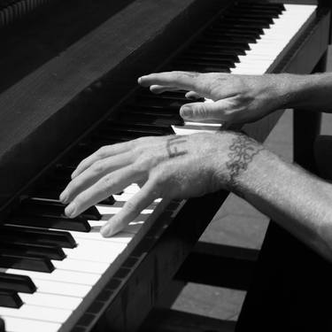 piano man thumb