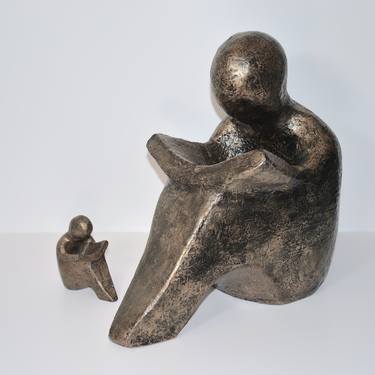 THE READER (Bronze - large) thumb