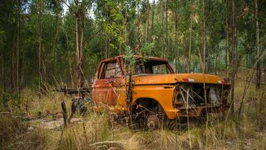 Original Realism Car Photography by Bladimir Choqque Escobar