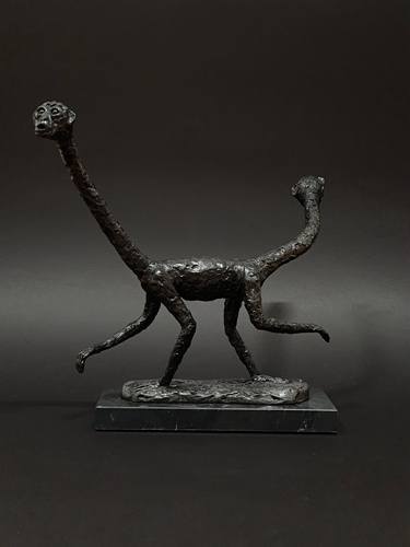 Original Animal Sculpture by Peri Pedro González Bustos