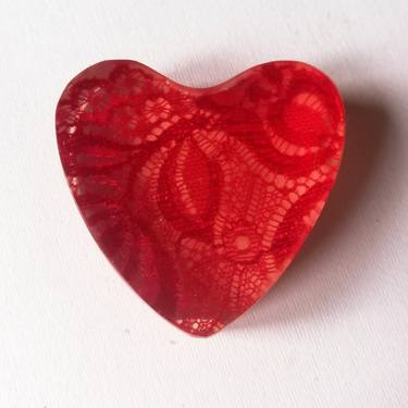 Red Lace Heart 2301 thumb