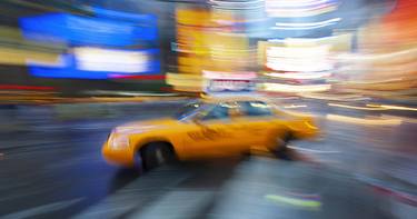 Yellow taxi at Times Square thumb