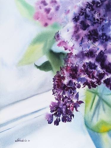 Delicate lilac in a vase thumb
