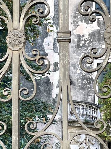 Villa through the Gate, Venice thumb