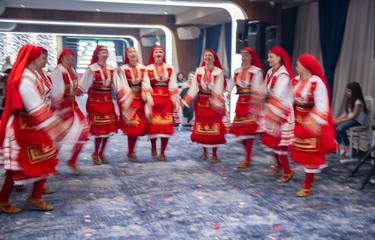 Bulgarian folk dance 1 thumb