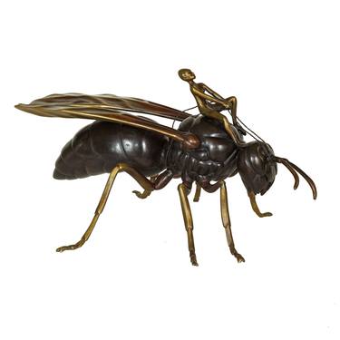 Wasp with RIder thumb