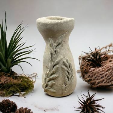 Leafy Concrete Vase Sculpture thumb