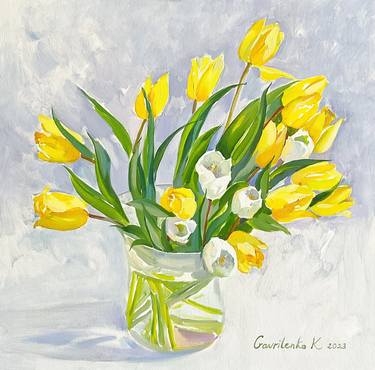 Bouquet of yellow tulips thumb
