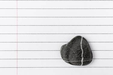 Quaderno a righe e sasso - Lined notebook and stone thumb