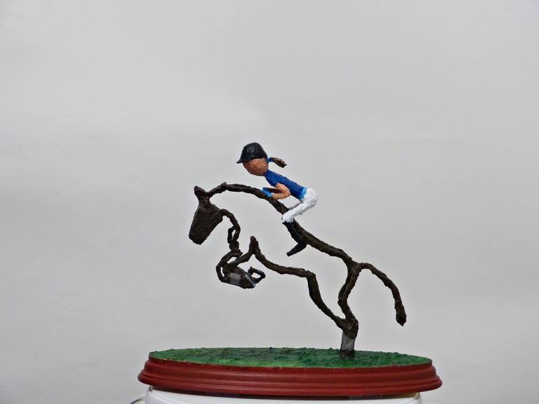 Original Figurative Sport Sculpture by Álvaro Guijarro