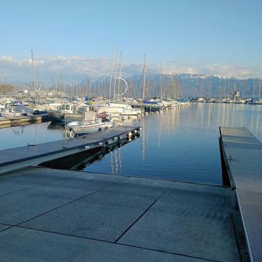 Yacht - Club / Lake Geneva. thumb