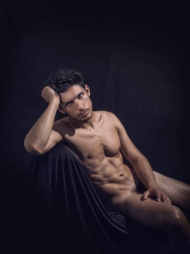 Male nude - Sitting young naked man waiting thumb