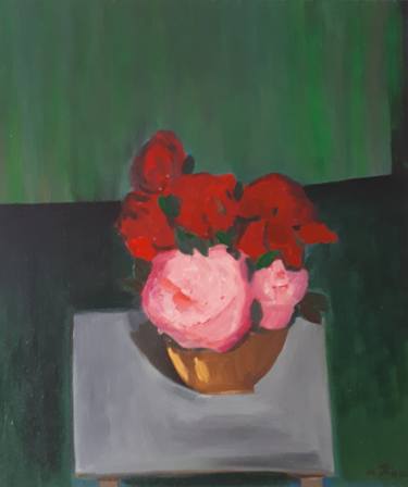 Vase with roses thumb