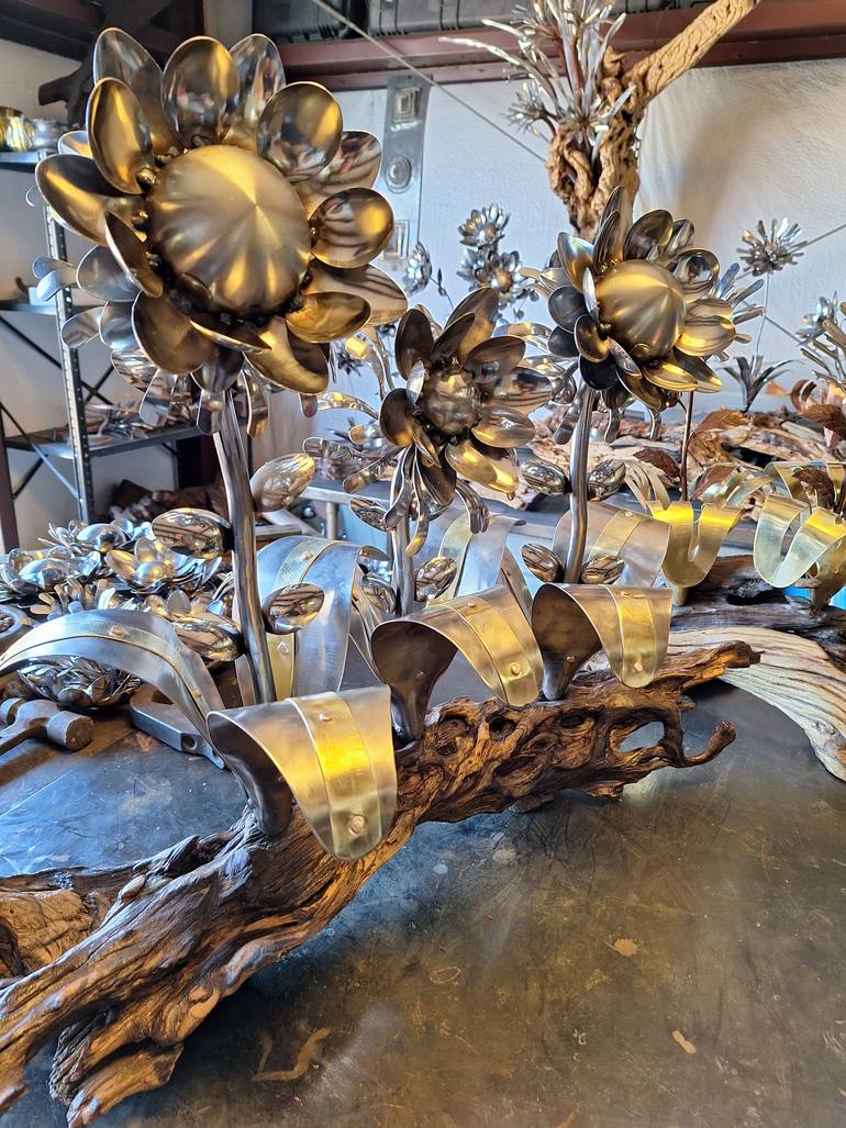 Original Other Floral Sculpture by Rick Villa