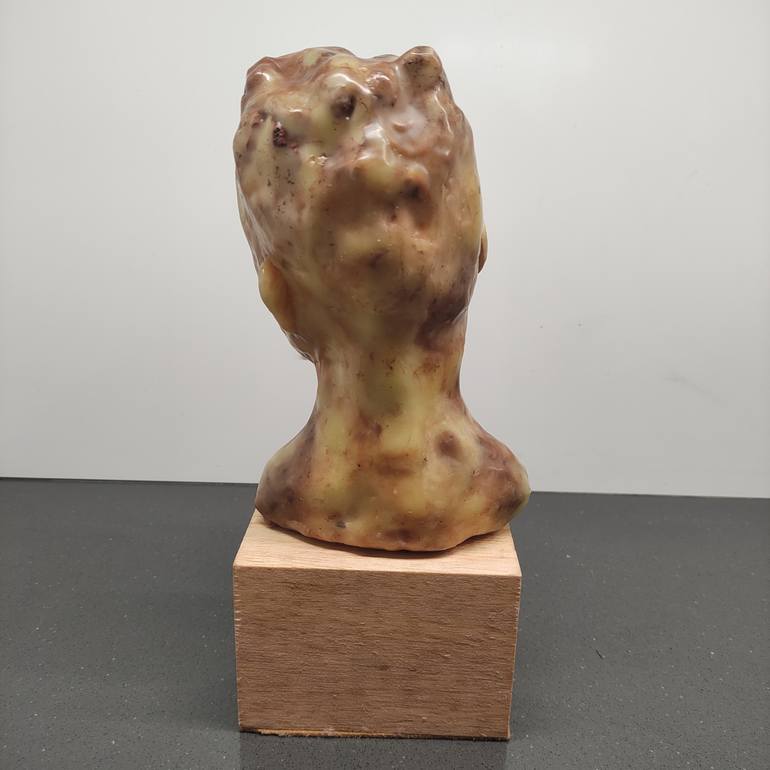 Original Contemporary People Sculpture by Amani Zreba