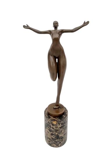 Original Figurative Women Sculpture by djamel eddine hafis