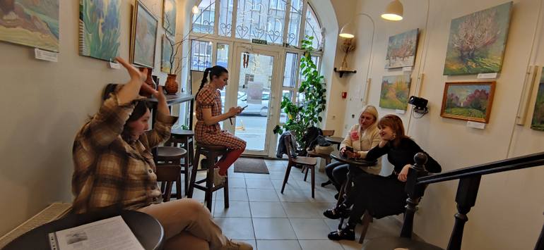 Original Art Deco Floral Painting by Oleksandra Malyshko