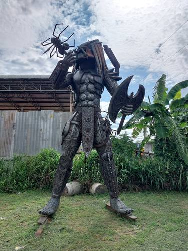 Handcrafted Sculpture - Welded metal - Character Predator thumb