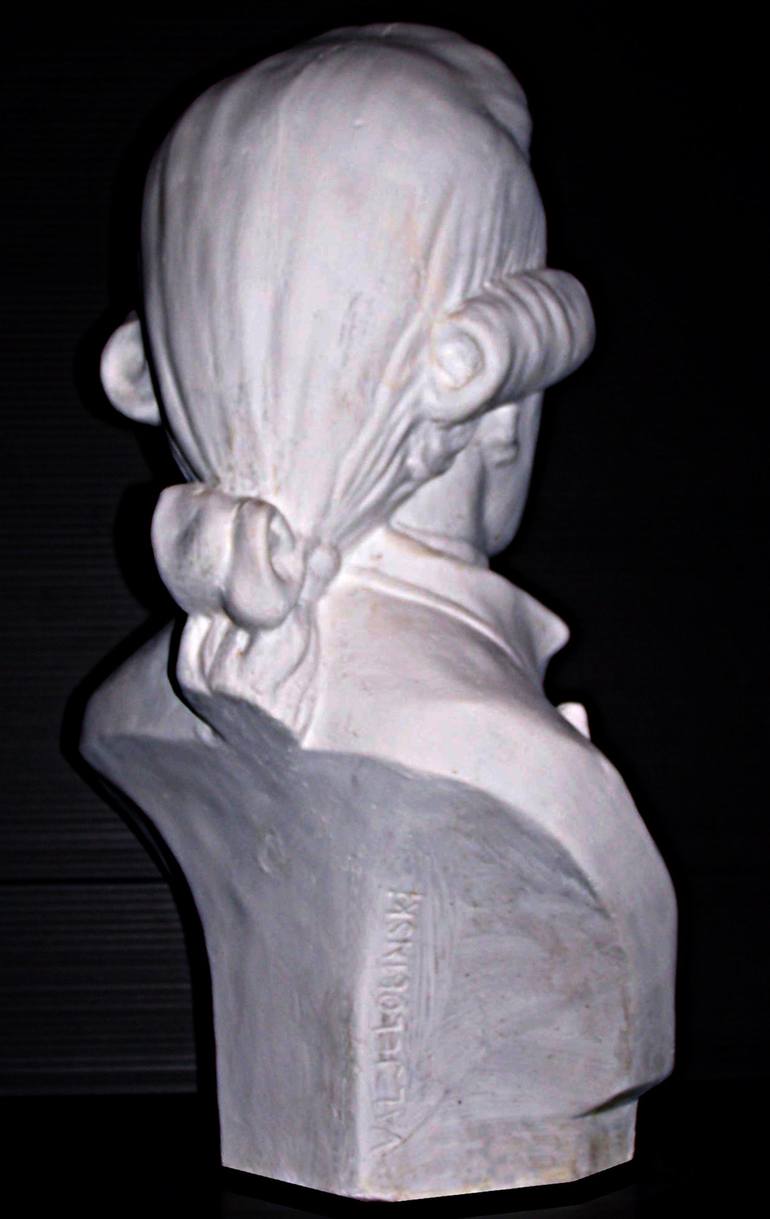 Original Celebrity Sculpture by Val Jelobinski