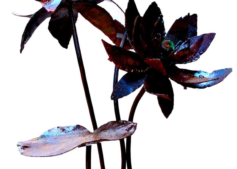Original Contemporary Floral Sculpture by Mahesh Ekanayake