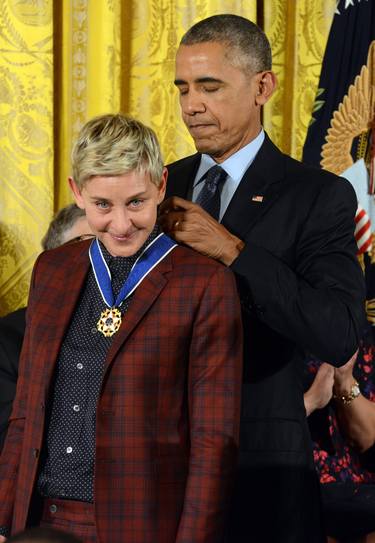 Ellen Degeneres receives Presidential Medal of Freedom thumb