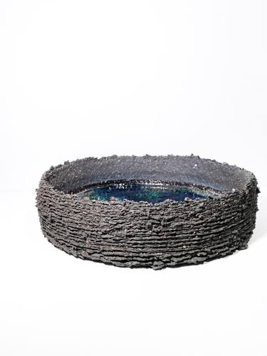 Black ceramic bowl thumb