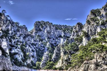 Cassis beach without people thumb