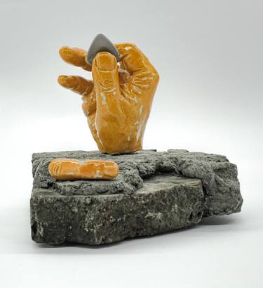 Rock on thumb