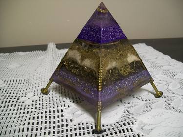 Orgone Pyramid, Purple peak thumb