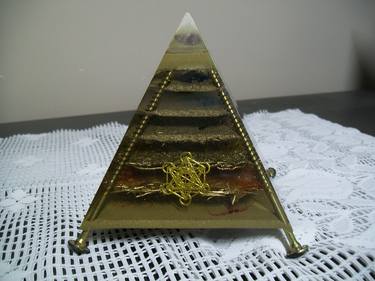 Orgone pyramid, 7 chakras thumb