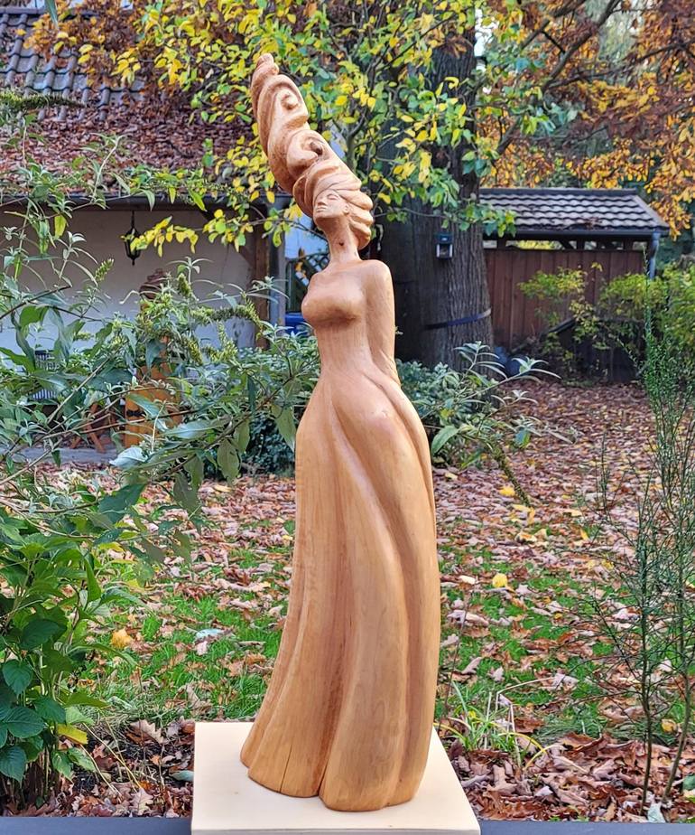 Original Women Sculpture by Heike Lüders