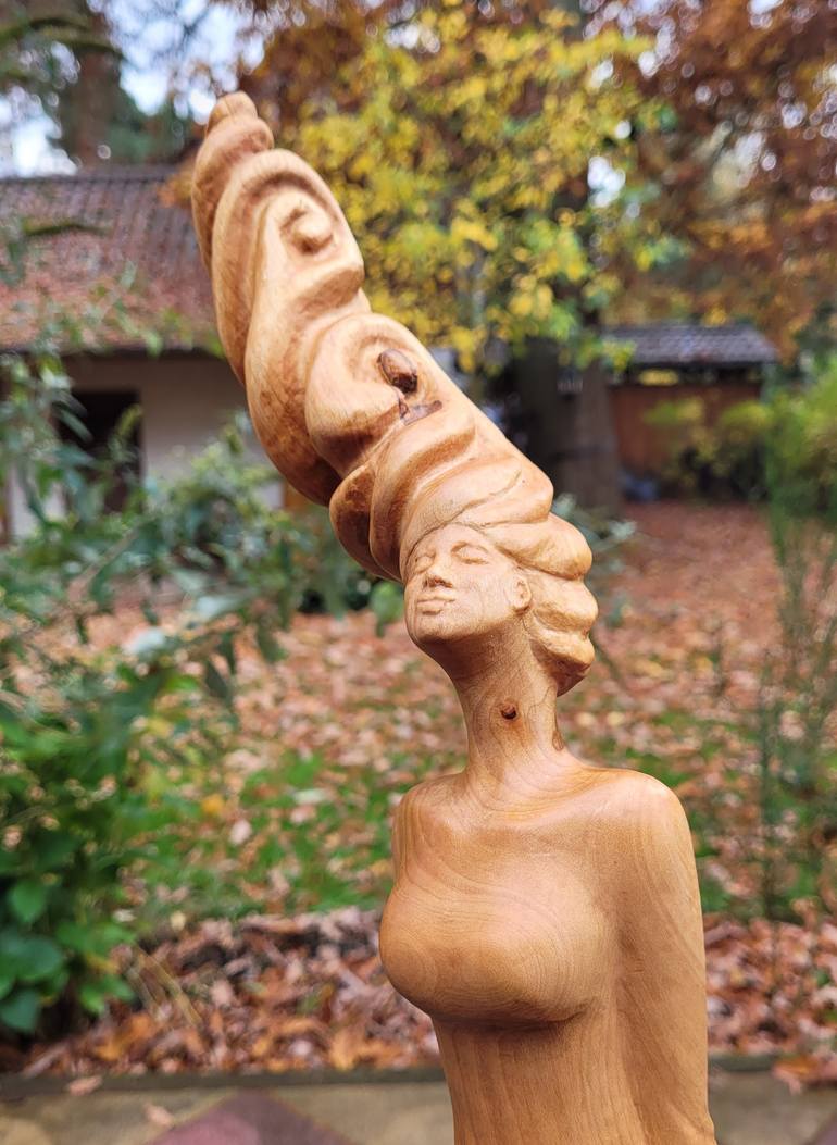 Original Folk Women Sculpture by Heike Lüders