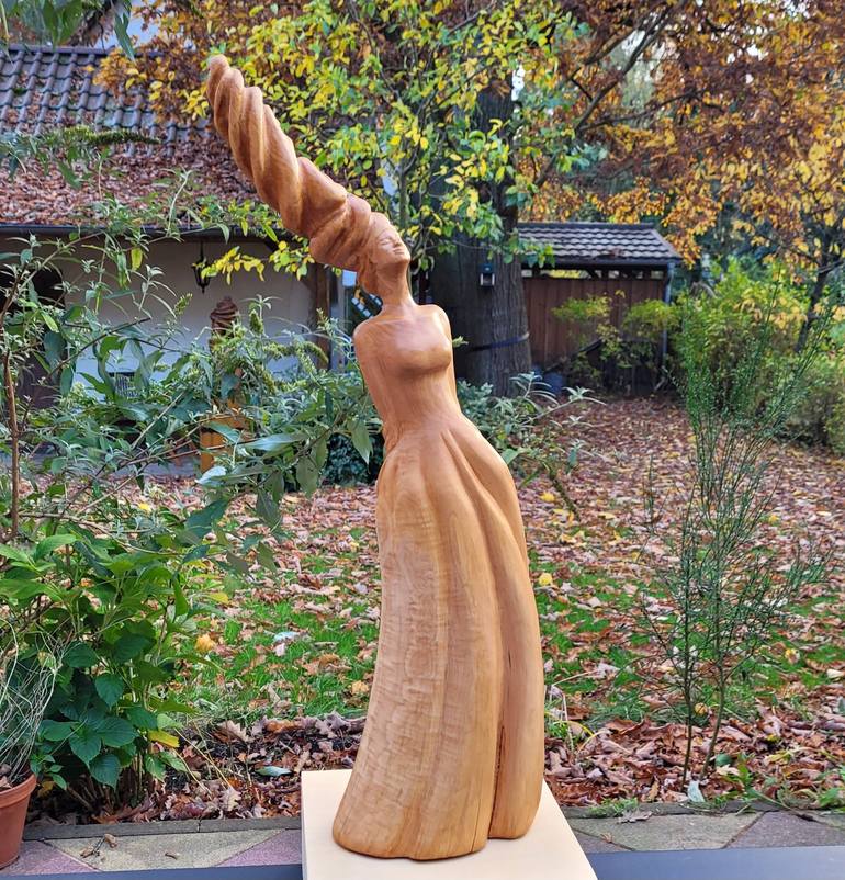 Original Folk Women Sculpture by Heike Lüders